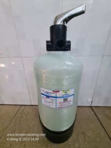 Cột lọc khử mùi hôi trong nước máy vỏ Composite (Lưu lượng: 200 - 300 lít/giờ)