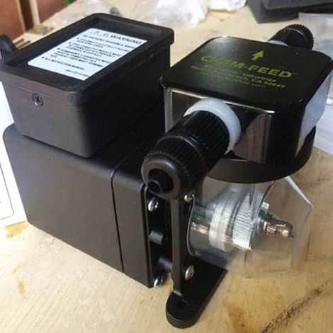 Bơm định lượng Blue White